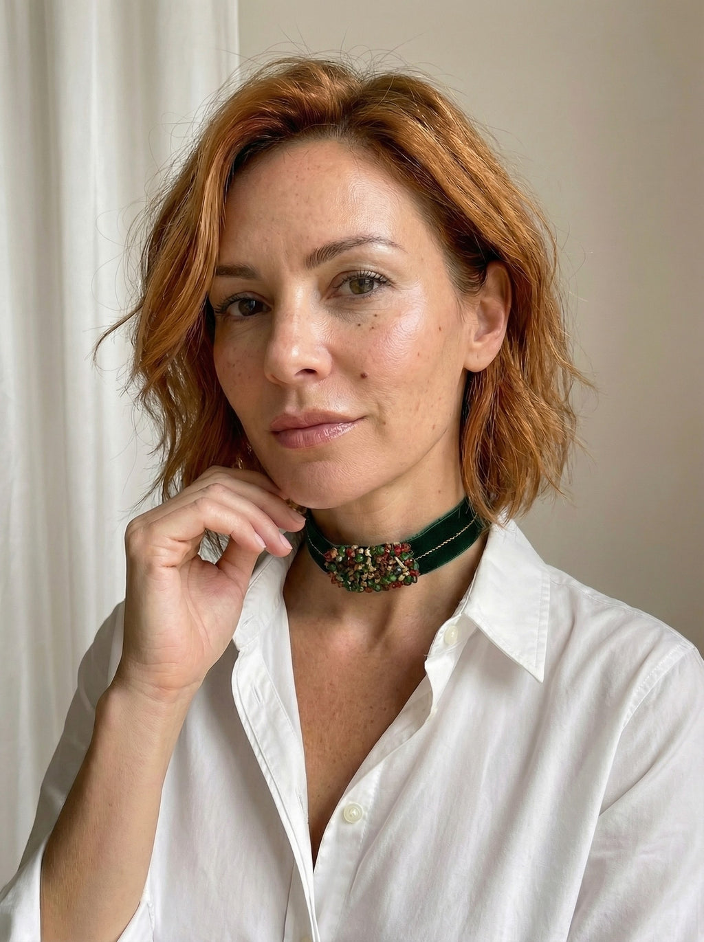 Choker de terciopelo, cristal y piedra.