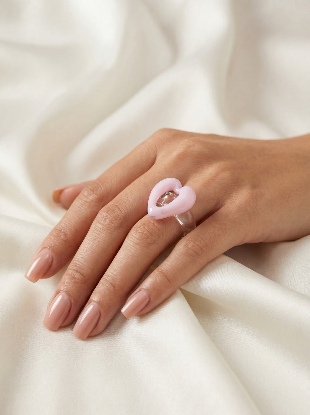 ANILLO DE VIDRIO DE CORAZÓN ROSA