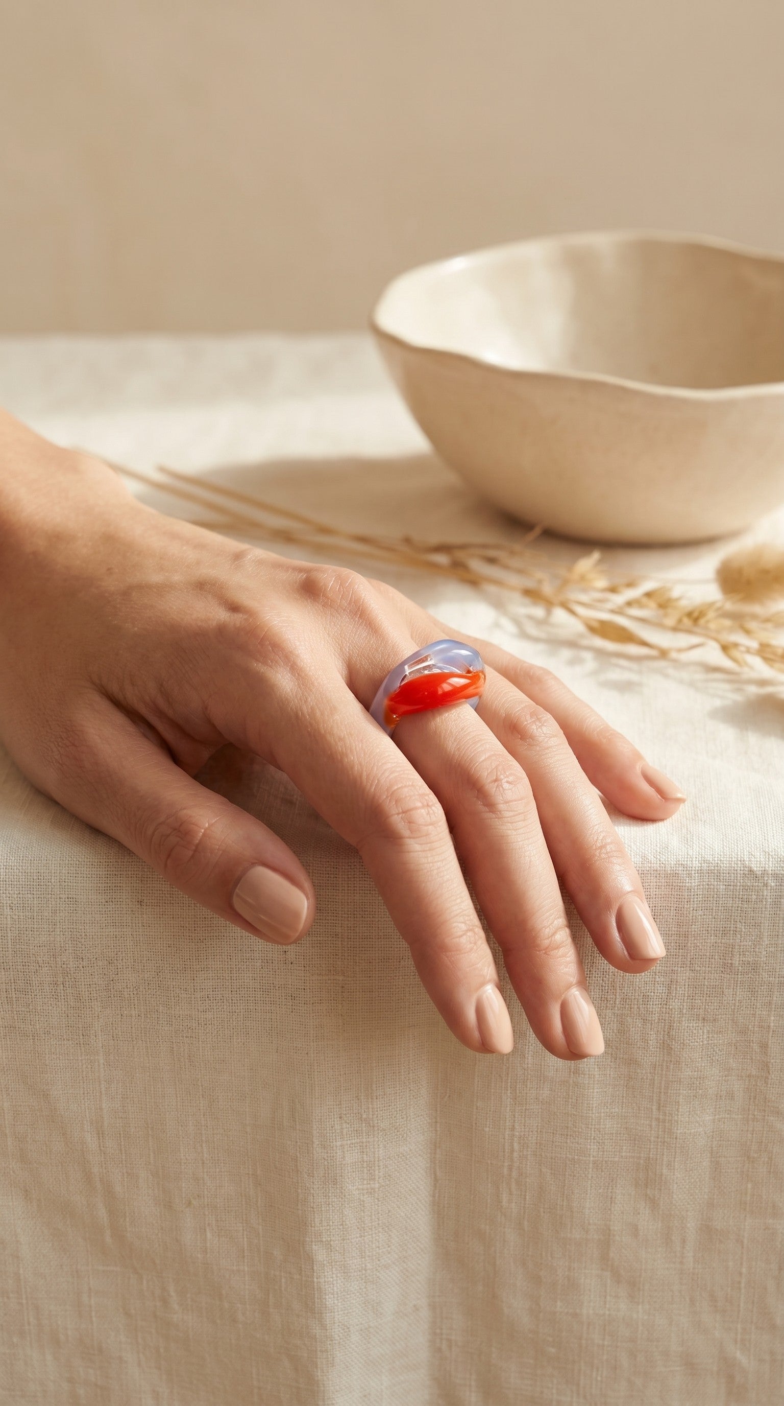 Anillo de vidrio bicolor.