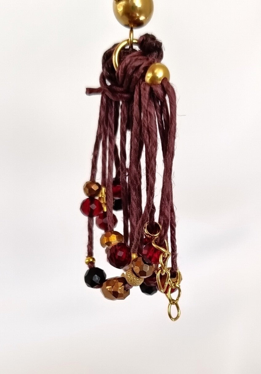 Pendientes de hilo de lino granate.