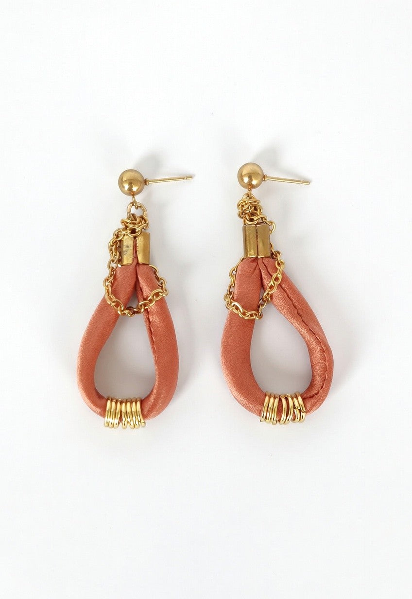 Pendientes de seda.