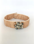 Choker de terciopelo tostado con cristales.