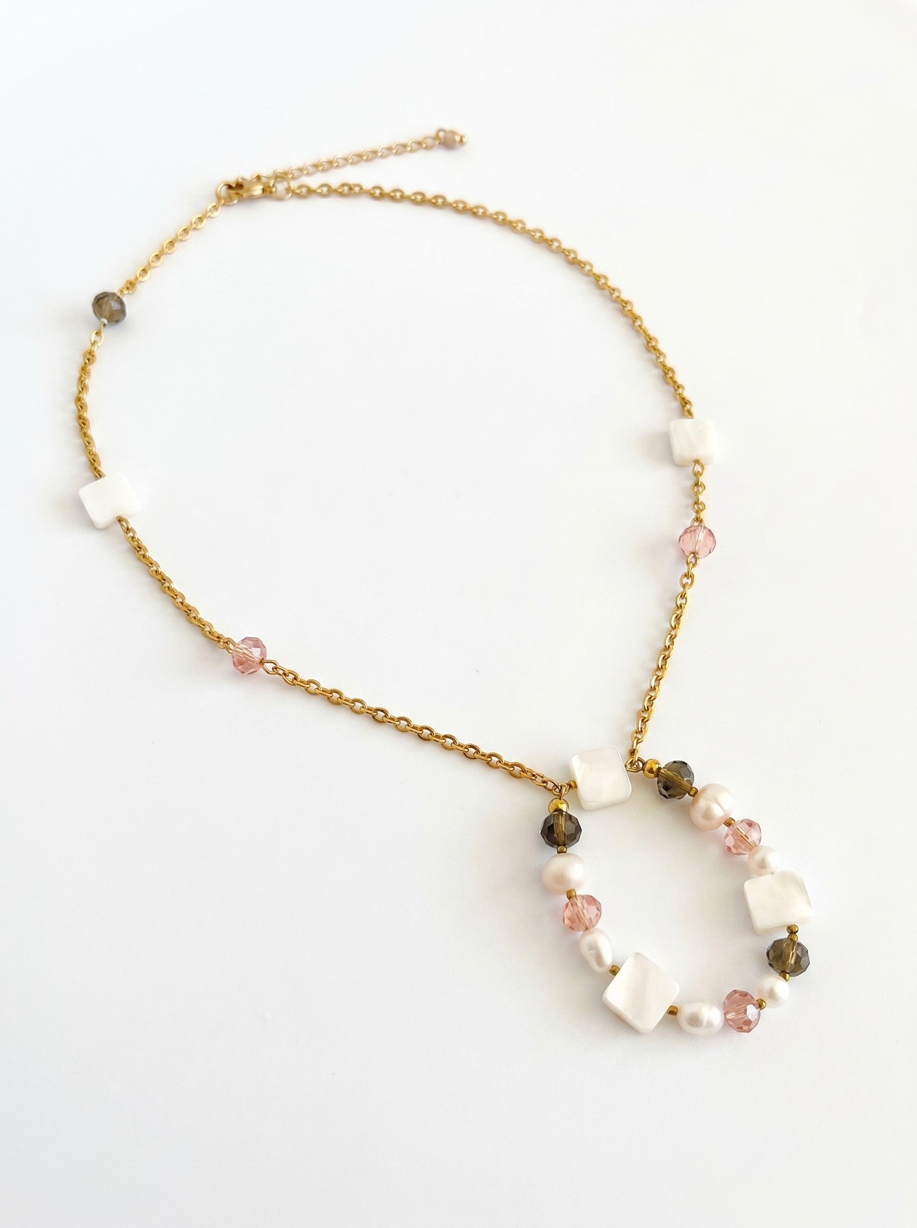 Collar con círculo fantasía
