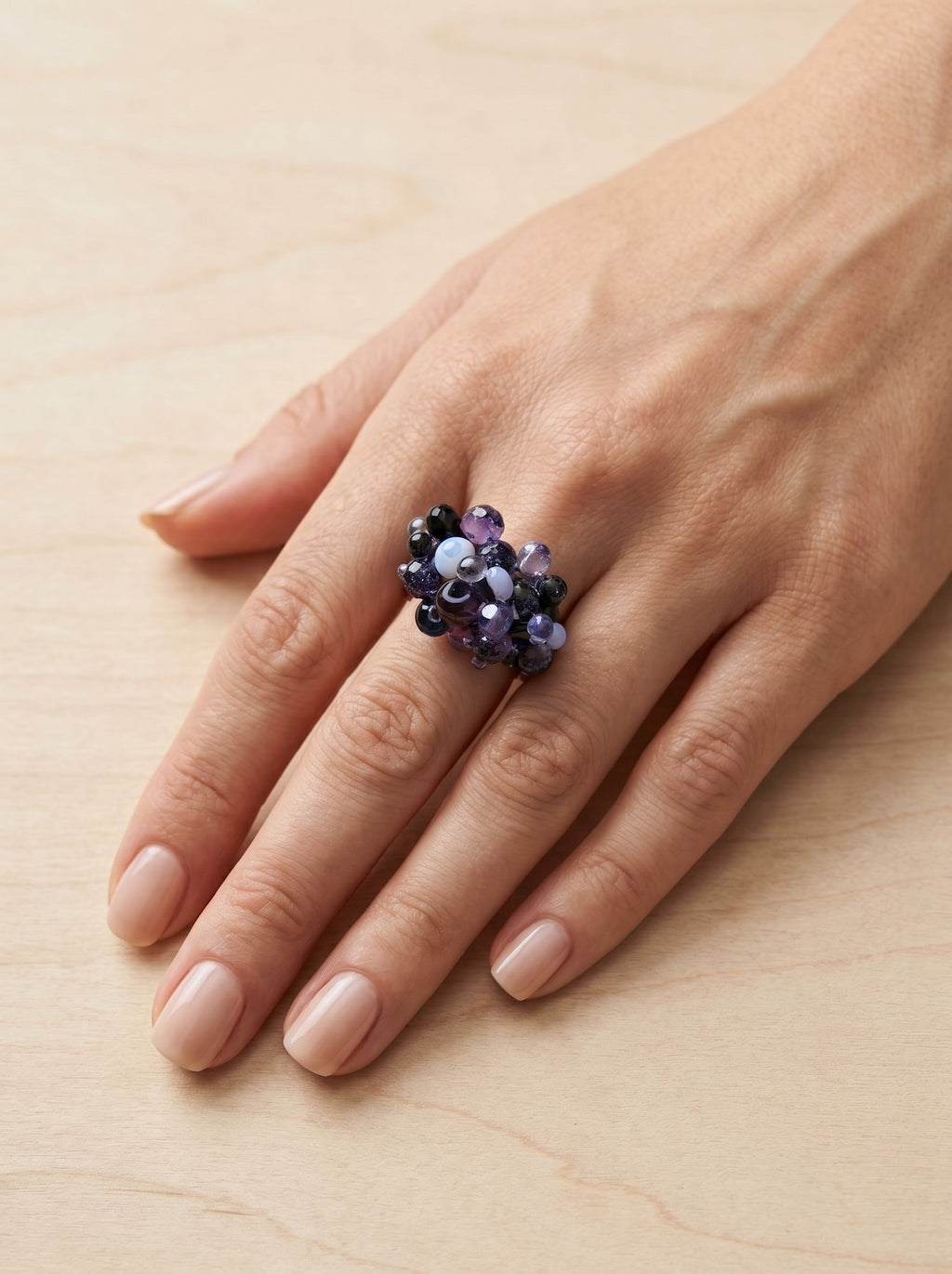 ANILLO DE VIDRIO CON BOLITAS