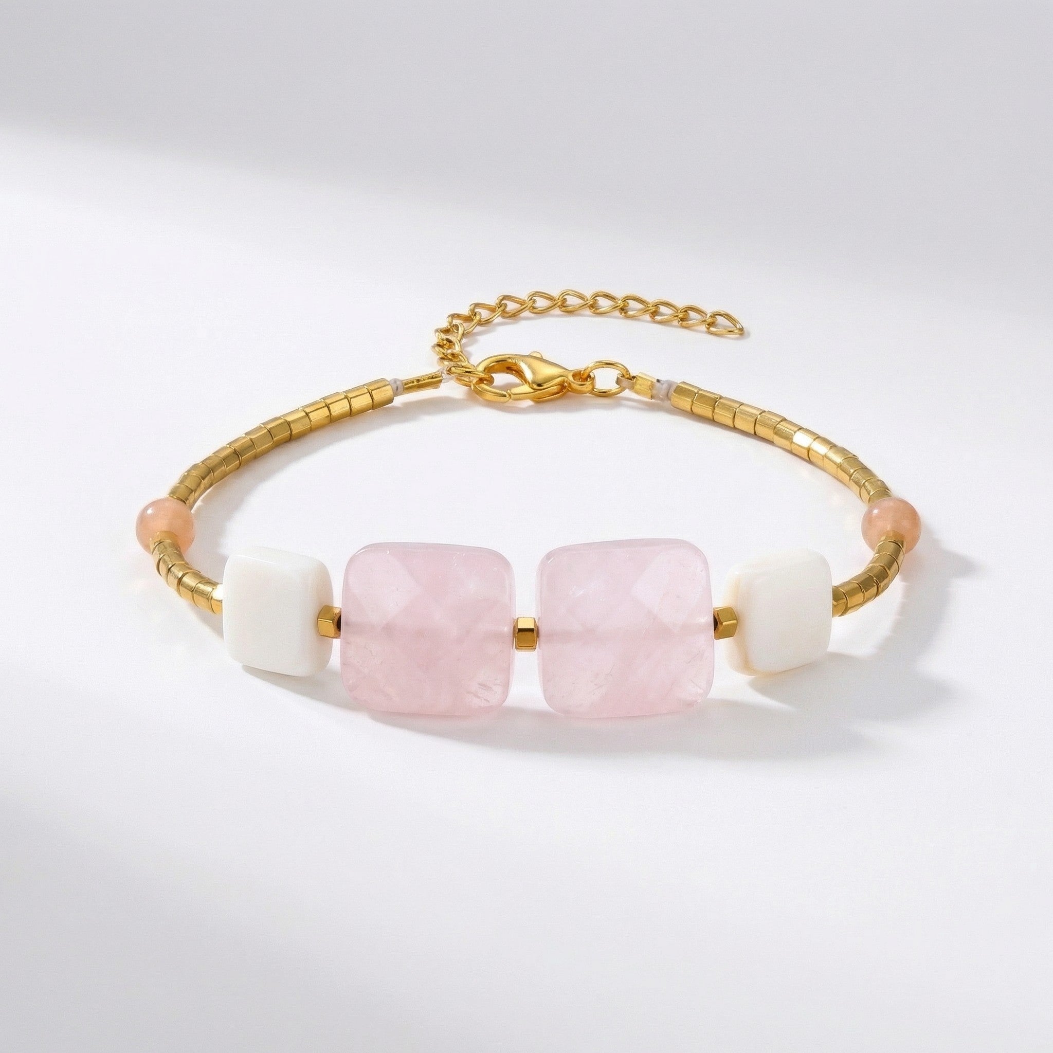 Pulsera de cuarzo rosa y nacar.