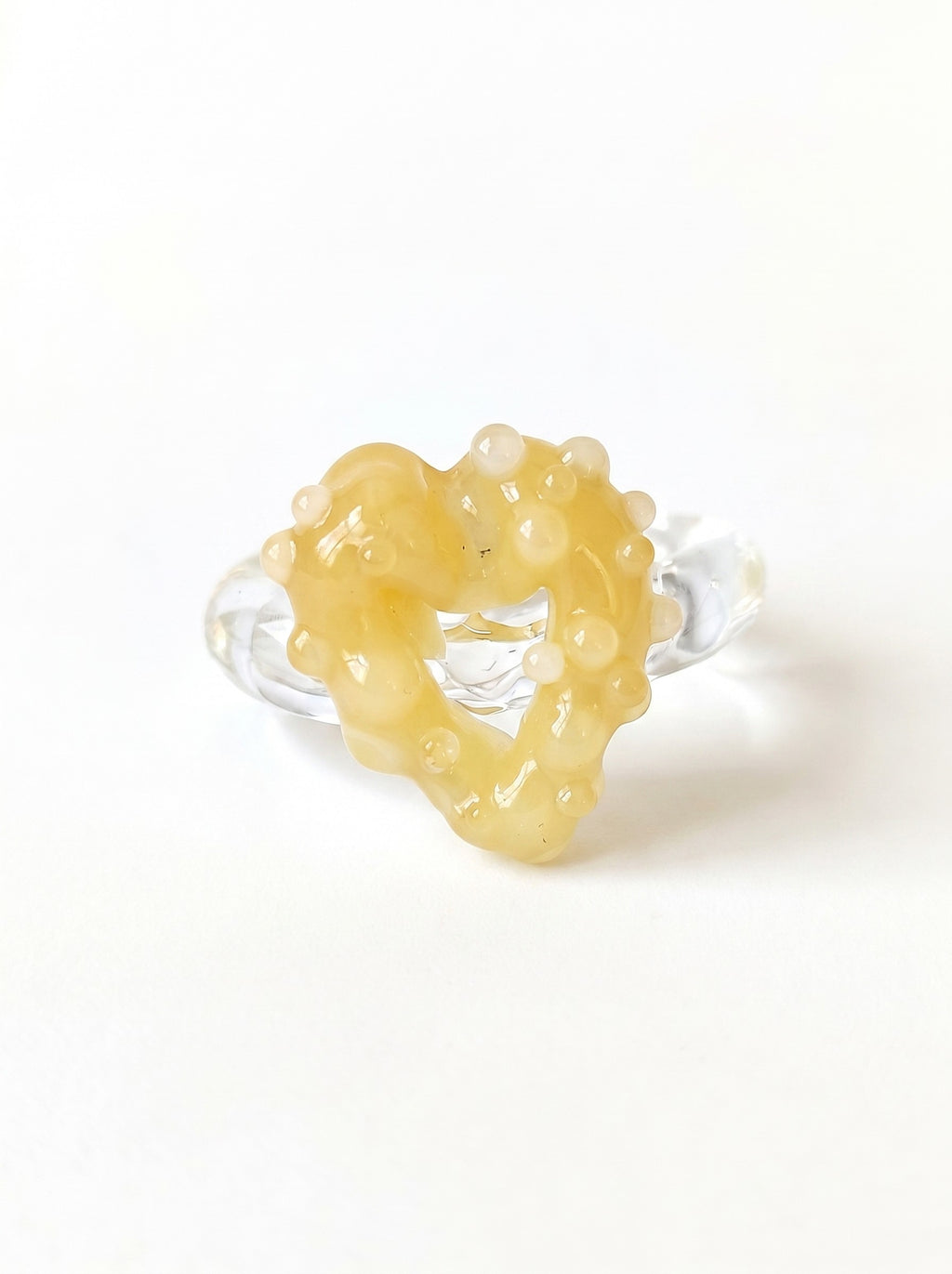 ANILLO DE VIDRIO DE CORAZÓN AMARILLO