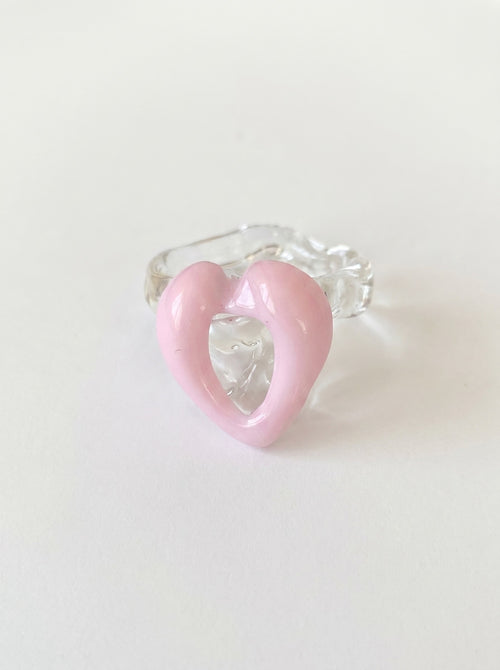 ANILLO DE VIDRIO DE CORAZÓN ROSA