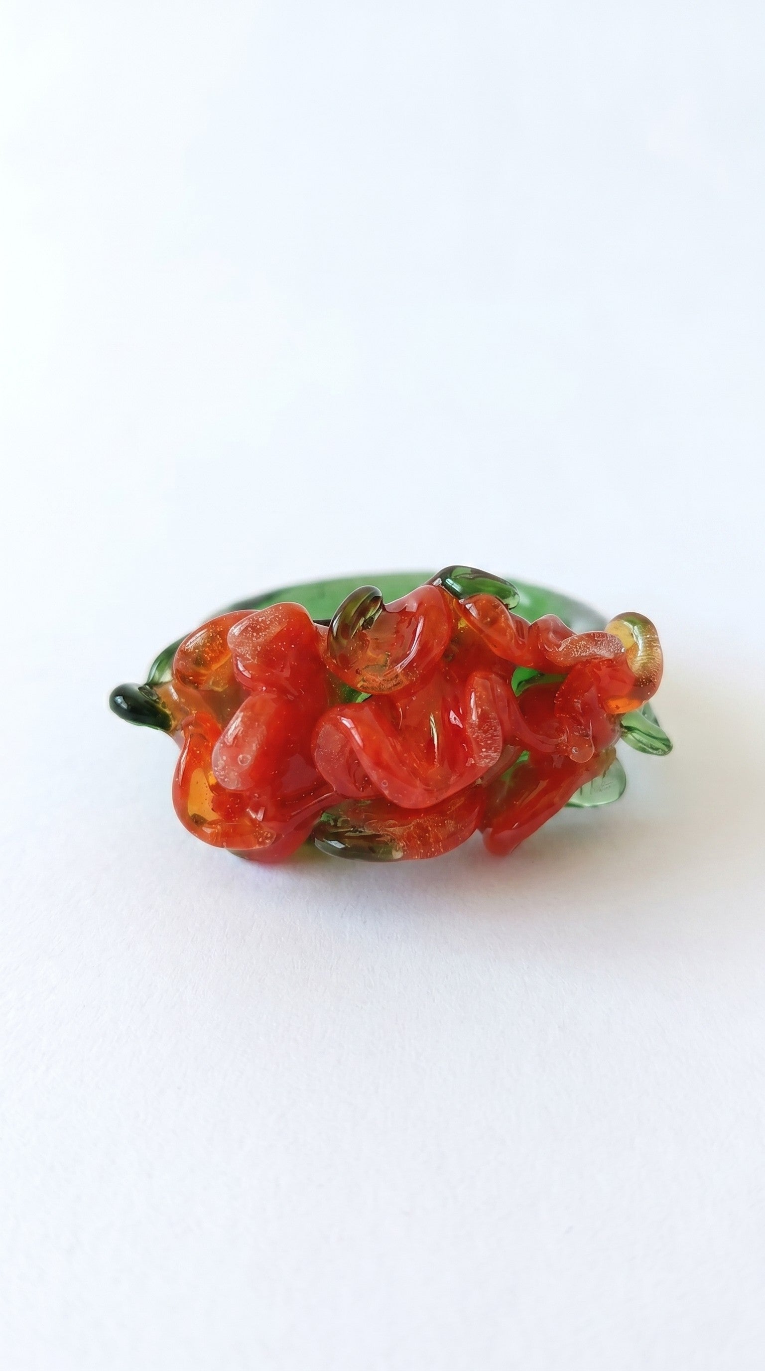 Anillo de vidrio de inspiracion clavel.