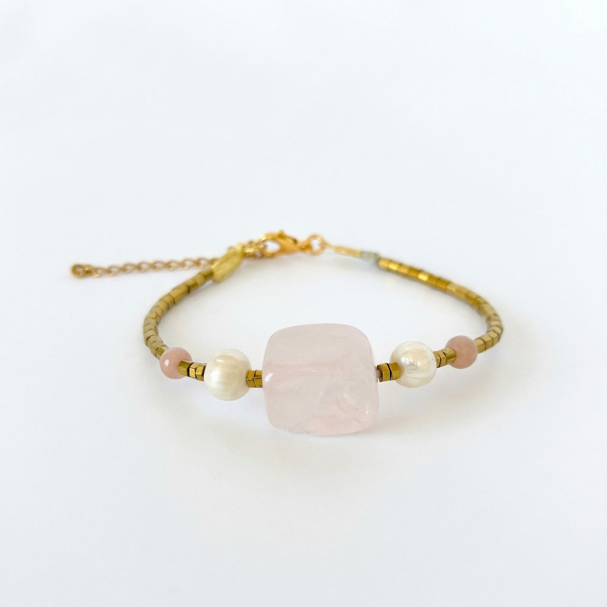 Pulsera de cuarzo y perlas.