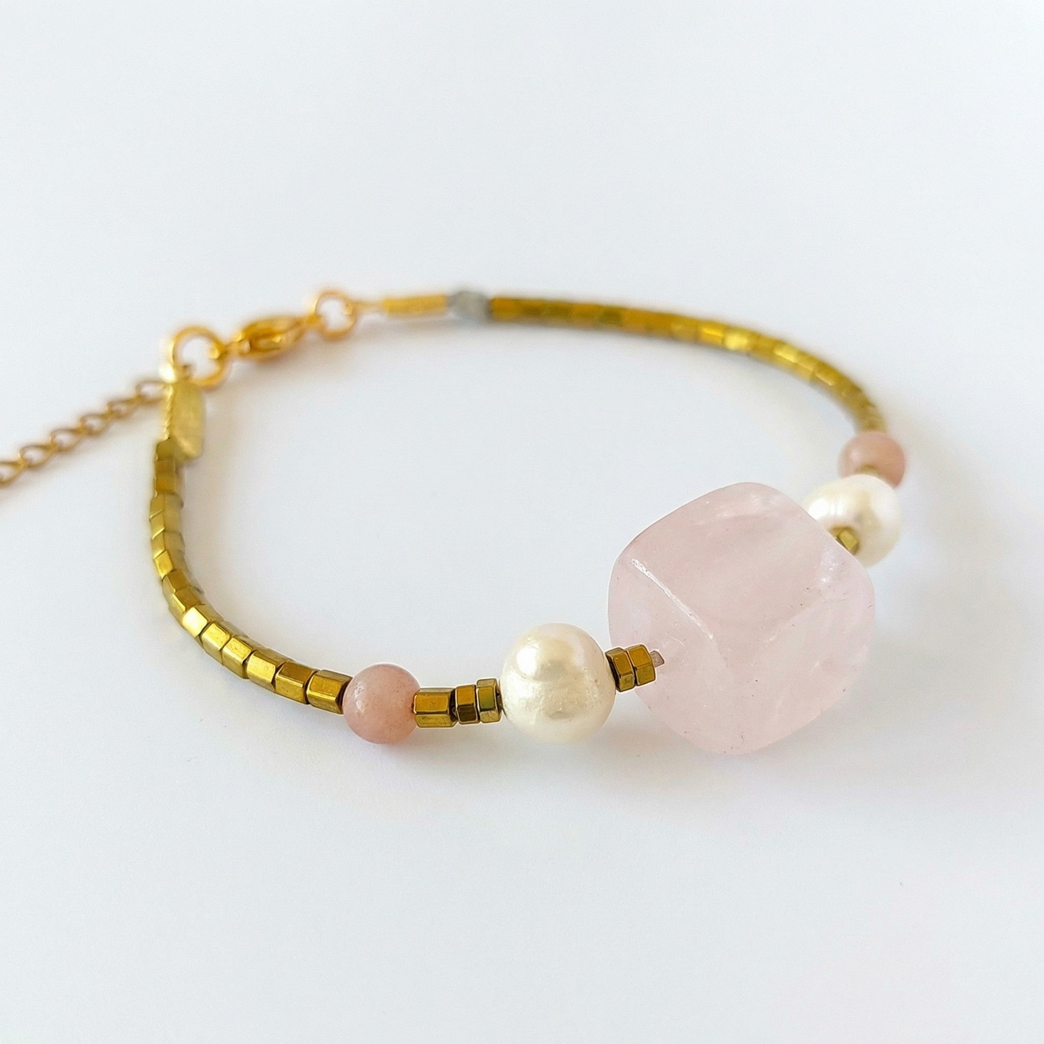 Pulsera de cuarzo y perlas.