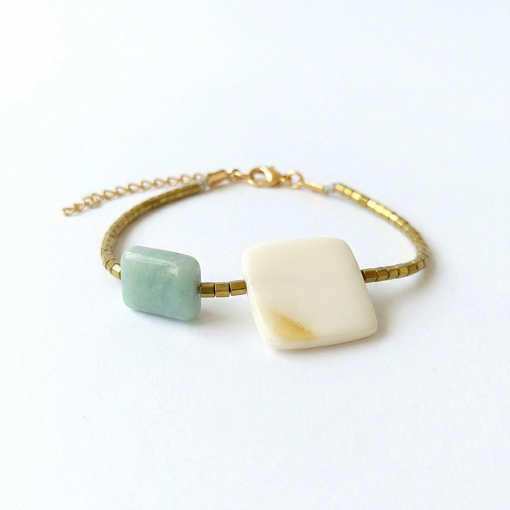 Pulsera de nacar y amazonita.