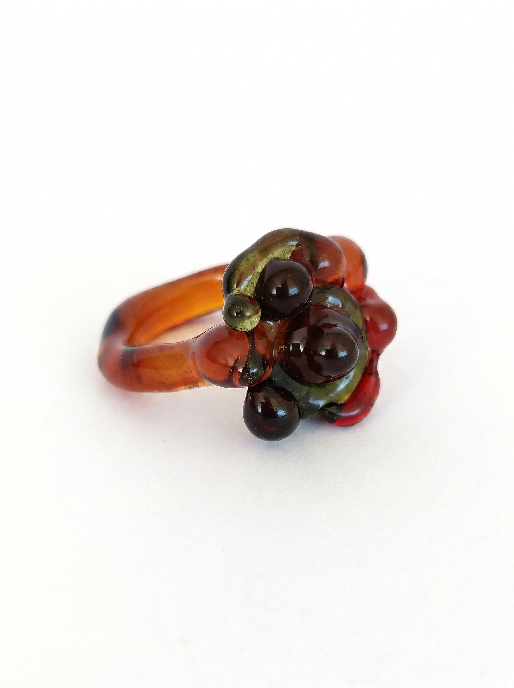 ANILLO DE VIDRIO CARAMELO Y VERDE MUSGO