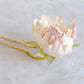 Flor de seda para el pelo, flor peonia blanca y rosa para invitada, flor de tela para peinado de novia.