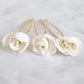 Horquillas para moño de rositas blancas. Florecitas de seda para el pelo. Florecitas  blancas para peinado de novia.